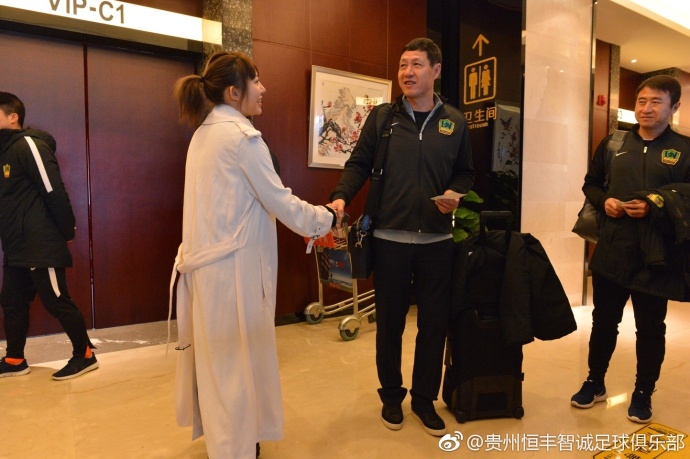 红军英超首冠：为了纪念利物浦首夺英超冠军，嘉士伯推出了一款签名版金属啤酒罐，在全球超过25个国家售卖。